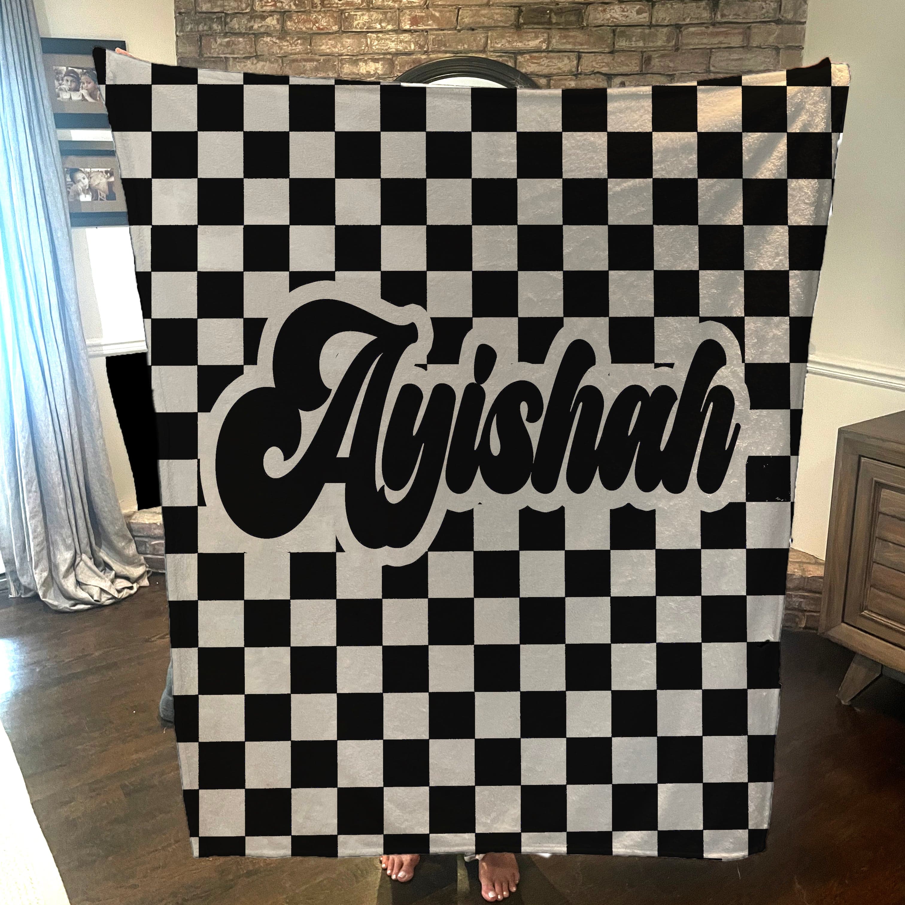 Retro Checkers name blanket - Available in 16 colors - Personalized with a name - the perfect gift - Image 3