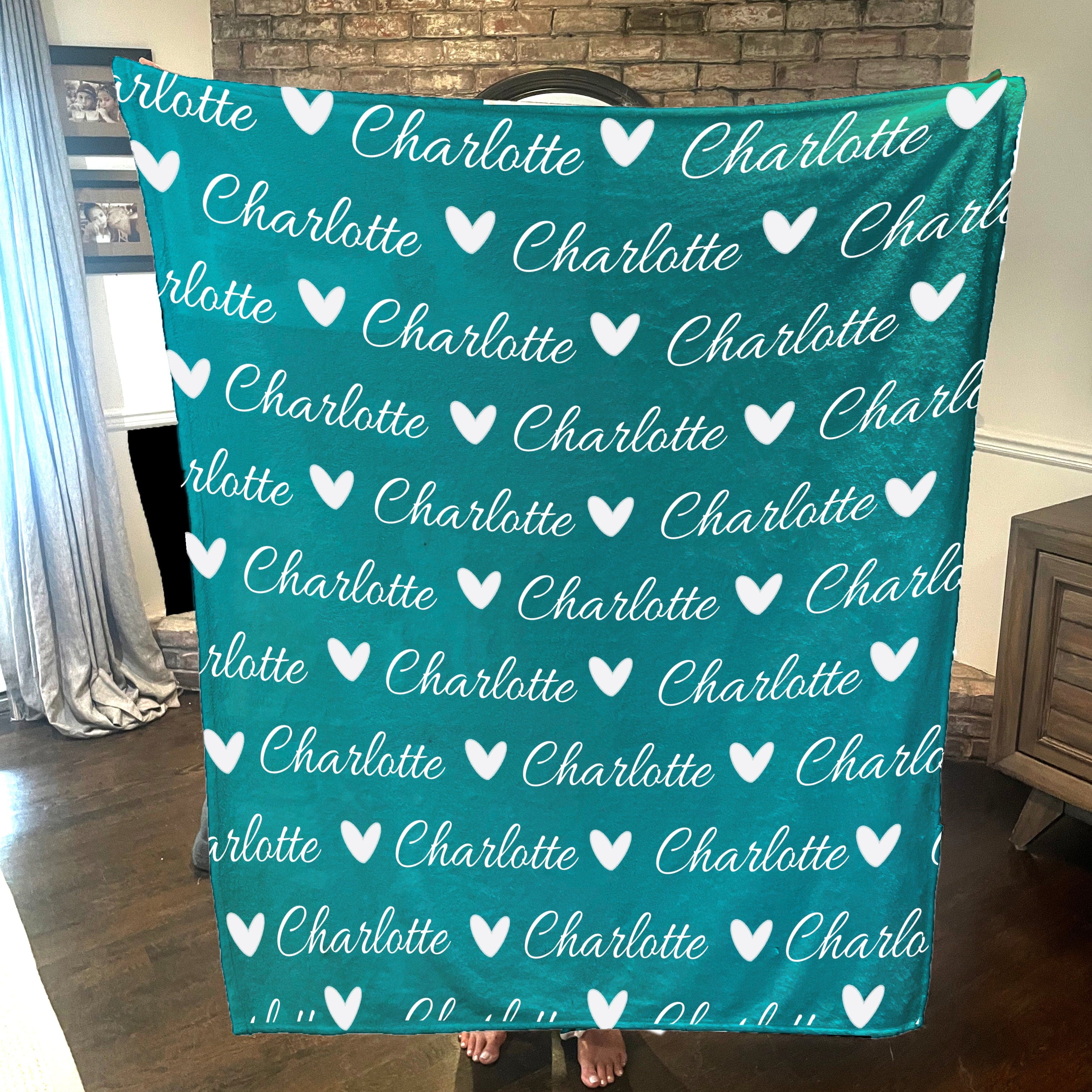 Create your own Cozy Plush Fleece blanket with a name & hearts repeating over the entire Blanket - Allura - Image 9